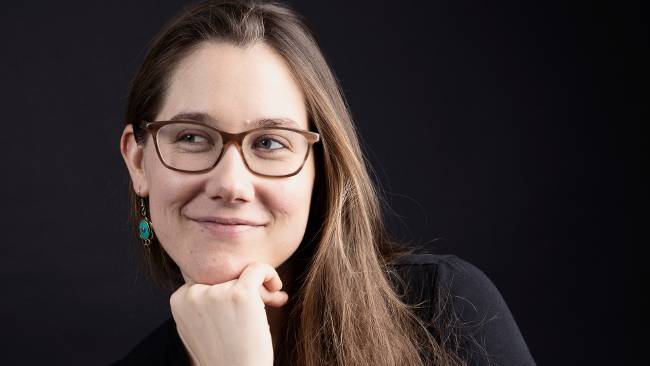Gestaltung: ESTHER WRATSCHKO (AT)